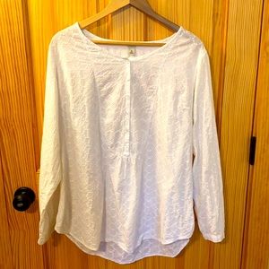 XL llbean long sleeve eyelet shirt